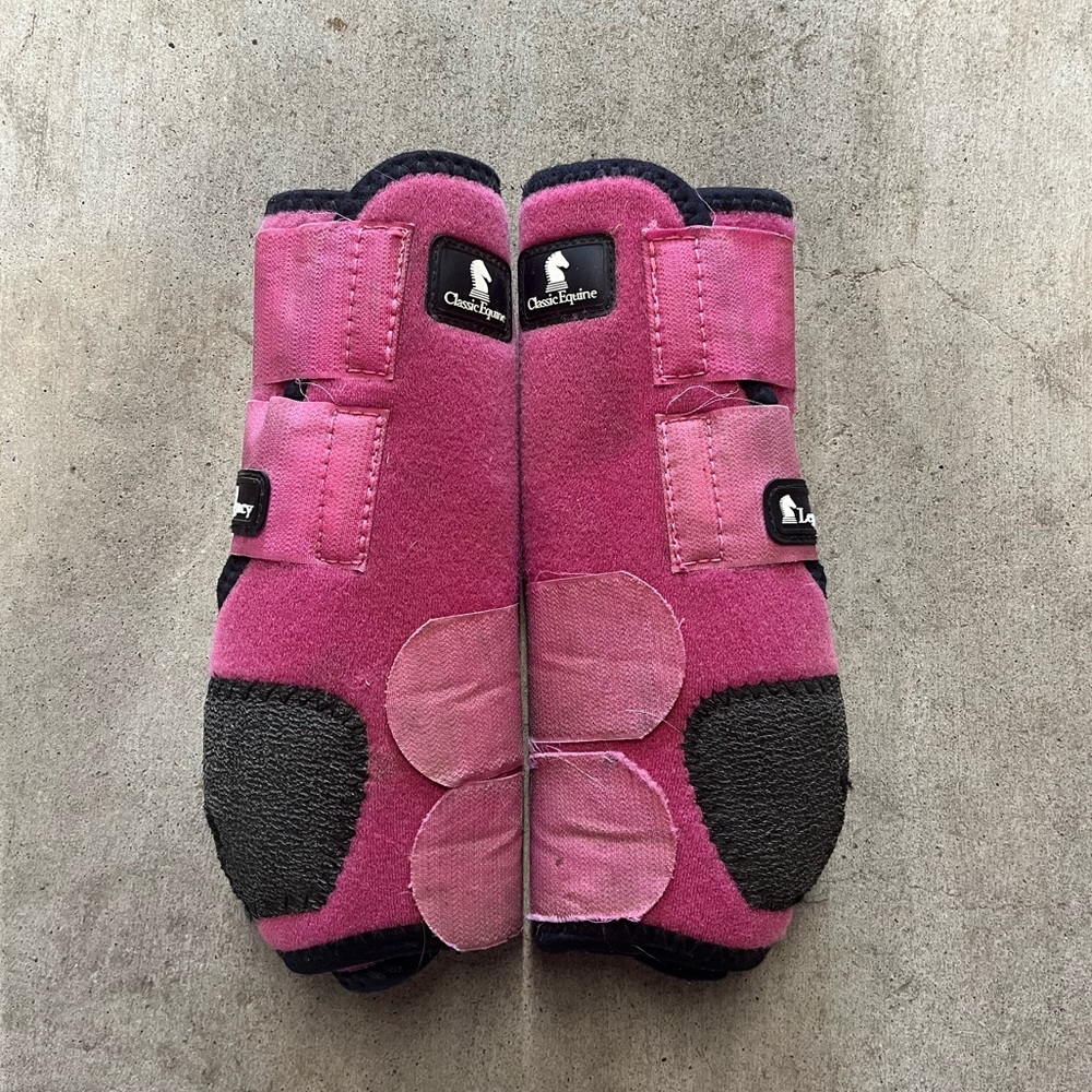 Classic equine sports boot